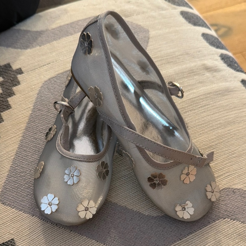 Girls Silver Floral Mary Jane Flats